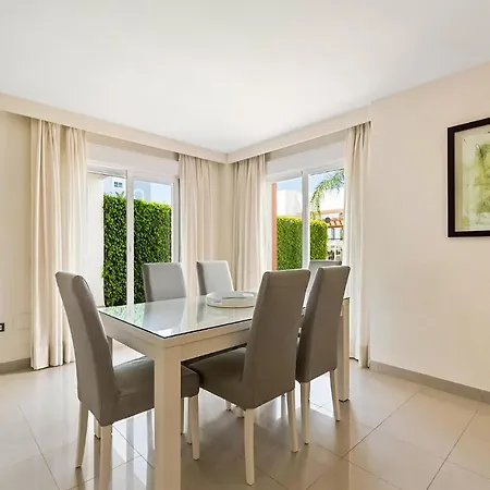 Stunning In With Kitchenette Estepona